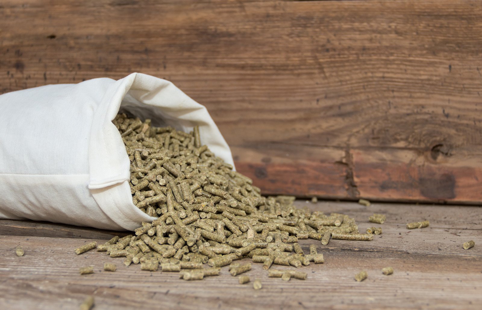 pellets de alfalfa vs fardos comparativa